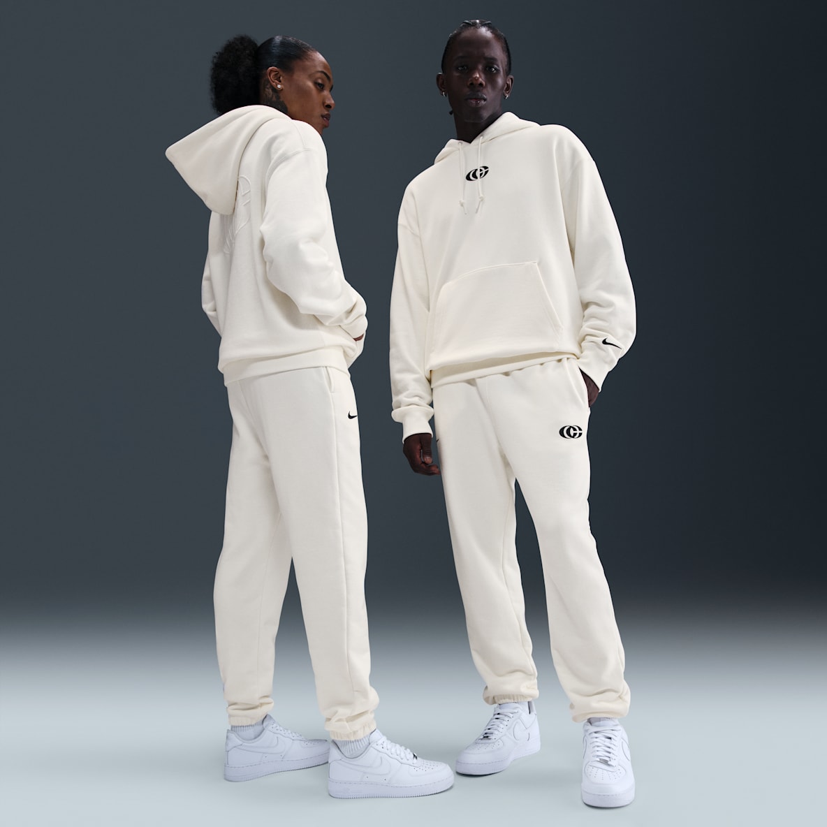 ウェア AKTR MEMORIAL 5.5-INCH SHRT WD PNTS ECRU Caitlin Clark Nike Fleece Cuffed Basketball Pants. Nike.com